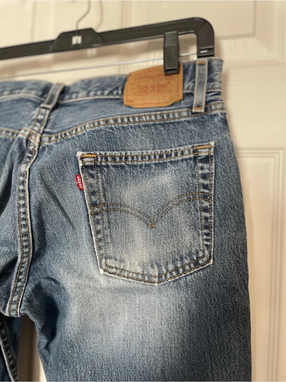 Levi’s Men’s Classic Blue Straight-Leg Jeans